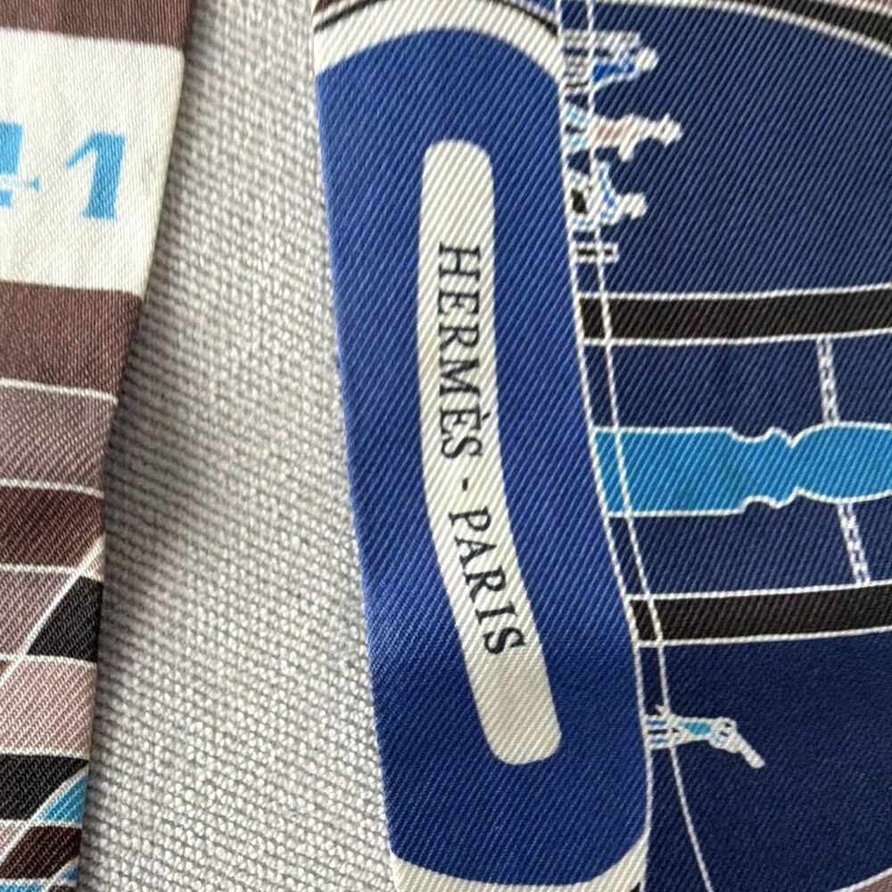 ⁠Hermes Les Folies Du Ciel Silk Twilly Scarf Blue Marine Hot Air Balloon Bird - Picture 2 of 6